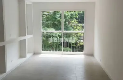 Apartamento bem localizado, aconchegante e iluminado no morumbi