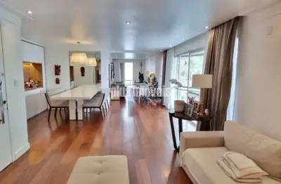 Apartamento 138 m2 ,aclimação ,4 dormitórios sendo 3 suítes , 2 vagas de garagem , px  parque