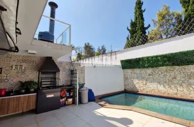 Casa e localização simplesmente ideais para morar muito bem