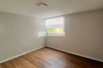 Apto localização previlegiada, drogasil, pão de açucar, pão de queijo, lavanderia, pety shop