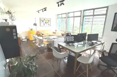 Aparamento 183 m² , bela vista , 4 dormitórios sendo 1 suíte ,3 vagas de garagem , metrô brigadeiro