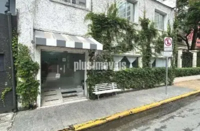 Casa comercial com 7 salas para alugar na Rua Jacurici, 47, Itaim Bibi, São Paulo