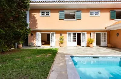 Próximo a praça vinícius de moraes 700,0 m² terreno  704,0 m² área construída 4 suítes , 7  vagas