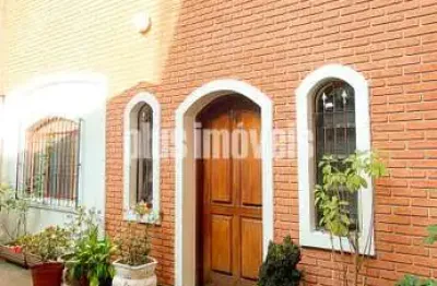 Casa com terreno de 400m², 416 m² de área construída