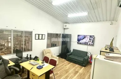 Barracão / Galpão / Depósito com 3 salas à venda na Rua Camacam, 587, Vila Anastácio, São Paulo