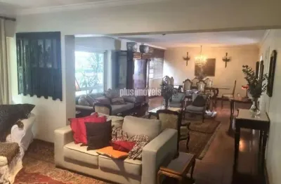 Apartamento de 200 m², totalmente reformado, localizado no bairro vila andrade