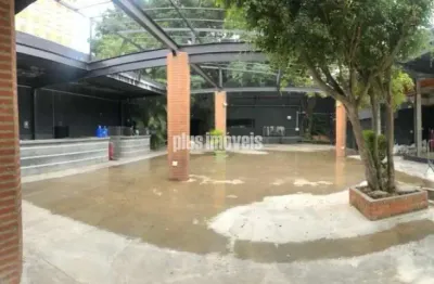 Ponto comercial com 3 quartos e 4 banheiros à venda, 511 m²