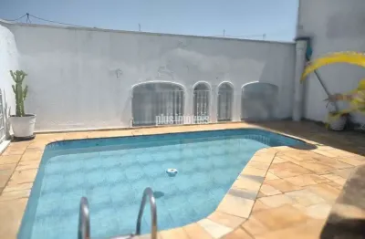 Luxuosa cobertura , dentro de um sofisticado condomínio ,projeto burle max, tombado pelo ibama