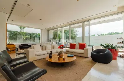 Casa com 3 quartos à venda na Rua Malvinas, 46, Jardim Guedala, São Paulo