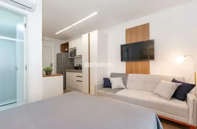 Studio mobiliado, com varanda e andar alto, ao lado do metrô alto da boa vista