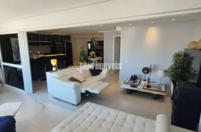 Pinheiros apartamento alto padrão, andar alto,pronto para morar.