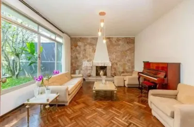 casa térrea com quintal amplo, jardim e churrasqueira em Samto Amaro