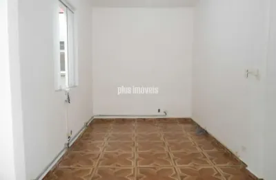 Excelente sala comercial distante 3 minutos a pé da estação do metrõ vergueiro