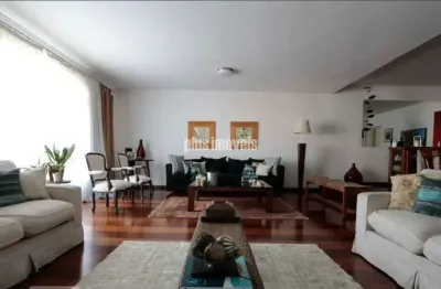Atenção investidores: condominío valor baixo , apartamento excente, mais de 200 m2