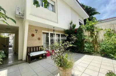 Brooklin paulista casa de vila fechada tres dormitórios suite