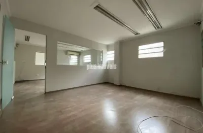 Prédio com 6 salas para alugar na Rua Antônio Tavares, 207, Cambuci, São Paulo