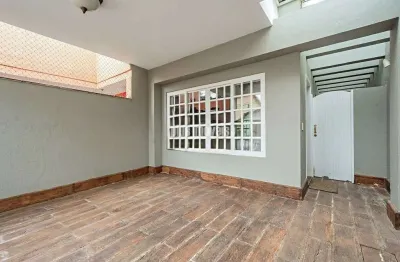 Oportunidade única no jardim hípico: sobrado reformado à venda, 3 quartos, 1 suíte, 1 vaga