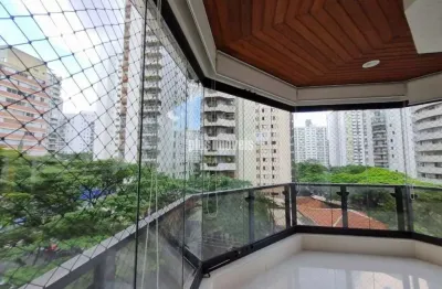 Lindo apartamento totalmente reformado, ar condicionado em todos os ambientes, closet, prédio com la