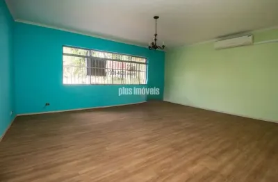 Casa comercial com 3 salas para alugar na Rua Darwin, 443, Santo Amaro, São Paulo