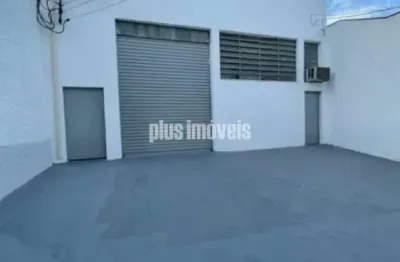 Belíssimo galpão industrial, trifásico, 600m2 área total em terreno de 500 m2.