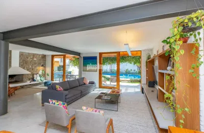 Casa encantadora com piscina e espaço gourmet conforto e sofisticação em cada detalhe