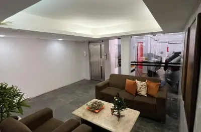 Apartamento com 3 quartos, dependência e excelente localização