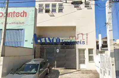 Imóvel comercial em pavimento superior - dividido em 3 salas