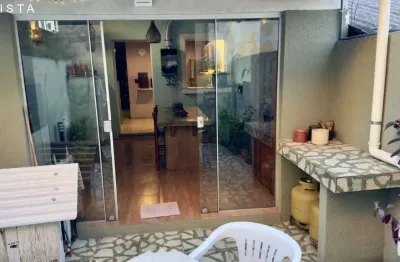 Casa com 2 quartos à venda no Jardim Leopoldina, Porto Alegre  por R$ 350.000