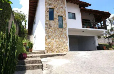 Casa à venda em Cotia, Vila Santa Terezinha, com 3 quartos, com 236 m²