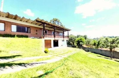 Casa para alugar em Cotia, Granja Viana, com 3 quartos, com 303 m²