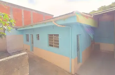 Casa para alugar em Cotia, Jardim Lina, com 2 quartos, com 100 m²