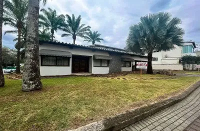 Casa comercial com 2 salas para alugar na Av Aristiliano Ramos, 168, Centro, Timbó