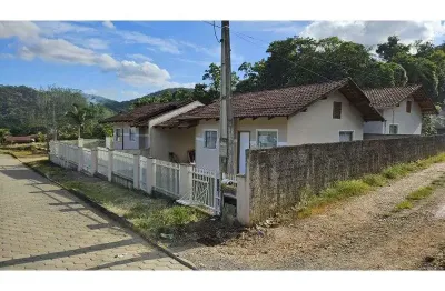Casa à venda na Rua Tifa Paes, São Pedro Velho, Rodeio