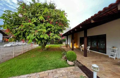 Casa à venda na Rua Henrique Schroeder, 60, Centro, Timbó