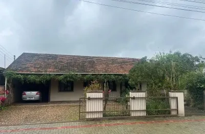 Casa com 3 quartos para alugar na Rua Bahia, 295, Padre Martinho Stein, Timbó