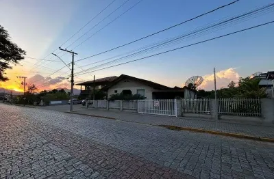 Casa comercial à venda no Quintino, Timbó 
