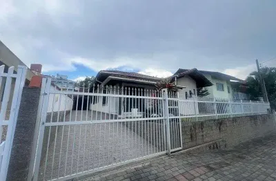 Casa com 4 quartos para alugar no Das Nações, Timbó 