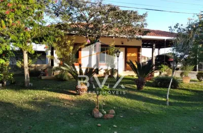 Casa de luxo em condomínio no portal do sabiá em araçoiaba da serra-sp: 3 quartos, 3 suítes, 4 salas, 5 banheiros, 5 vagas de garagem e 360m² de área.