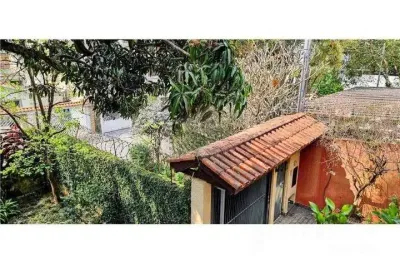 Casa  venda 205m² com 4 dormitórios sendo 2 suítes, sala com varanda