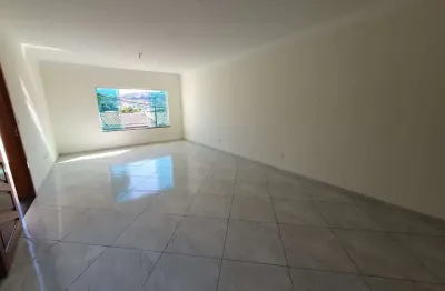 Alugo  sobrado novo tremembé, 3suites sendo 1 com sacada, 5 vagas de garagem