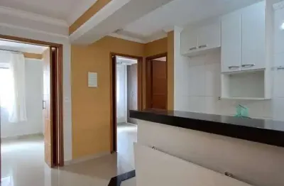 Locação este confortável apartamento oferece 50m² de área bem distribuída, com 2 amplos quartos, 1 banheiro e 1 vaga