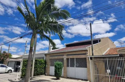 Sobrado lindíssimo com 3 quartos e 2 vagas cobertas à venda por 670 mil no bairro alto - curitiba - pr