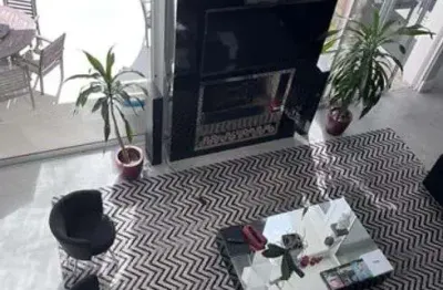 Casa de condomínio sobrado para venda possui 720 metros quadrados com 4 quartos