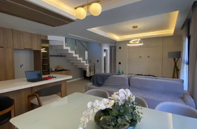 Casa em condomínio fechado com 3 quartos para alugar na Avenida Cândido Hartmann, 5118, Santa Felicidade, Curitiba