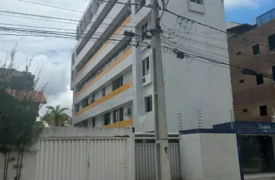 Apartamento de dois quartos mobiliado a 50 metros da orla  com 80m