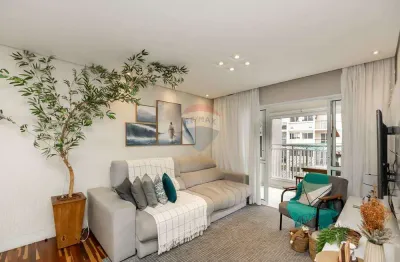 Apartamento 3 dormitórios, sendo 1 suíte, varanda gourmet com 3 vagas de garagem.