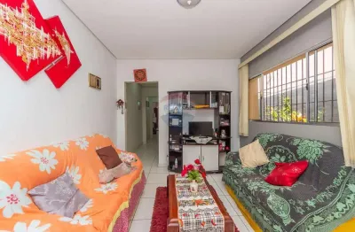 Casa Térrea/Terreno (5x65) com 326m² de terreno e 129m² área construída, sendo 3 dormitórios (1 Suíte), sala, cozinha e 02 vagas de garagem