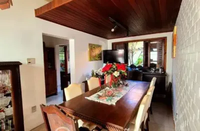 Casa com 6 quartos à venda na rua fernandes couto, 1, são francisco, niterói por r$ 590.000