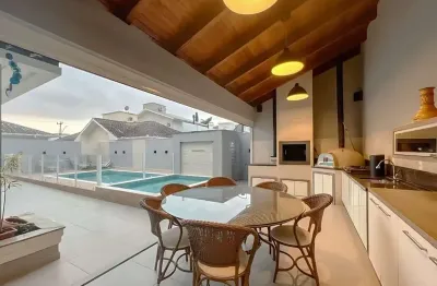 Casa com 3 quartos à venda na dos lírios, 25, pedra branca, palhoça, 201 m2 por r$ 2.350.000