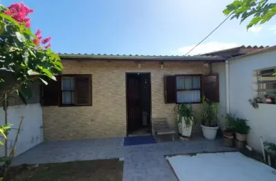 Casa com 2 quartos à venda na servidão manoel cezário coelho, 183, são joão do rio vermelho, florianópolis, 48 m2 por r$ 230.000